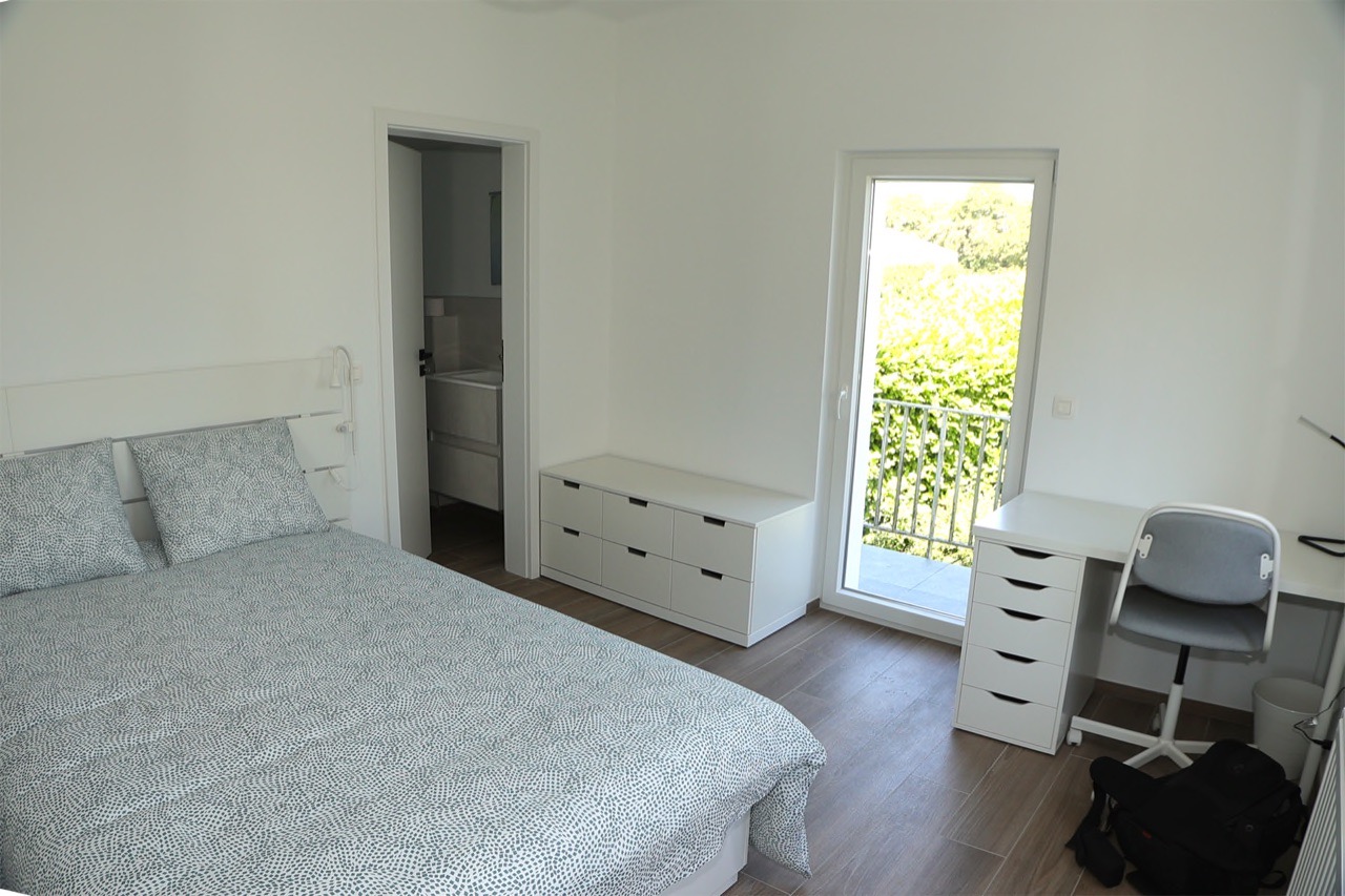 Chambre avec vue sur jardin